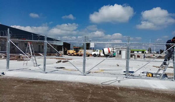 Postes y accesorios para cercas